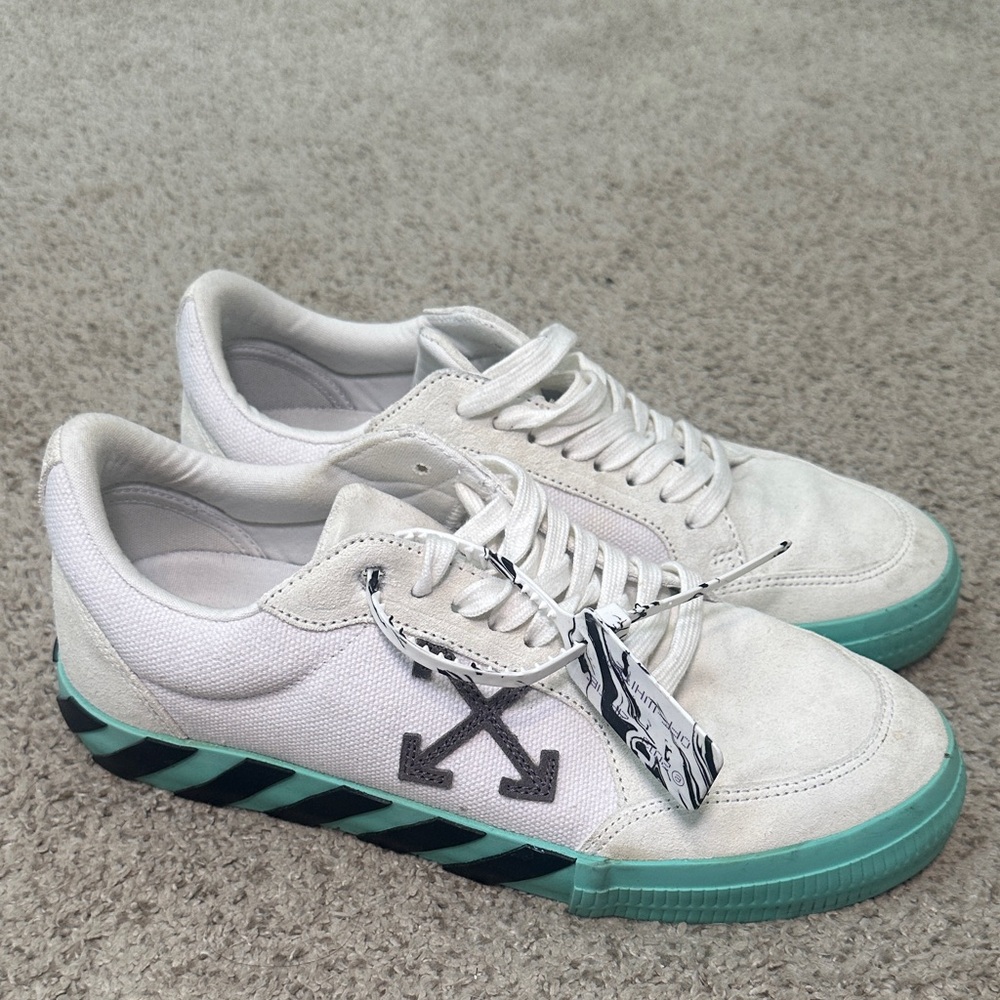 Off-White Low Vulcanized sneaker in‎ white mint green
